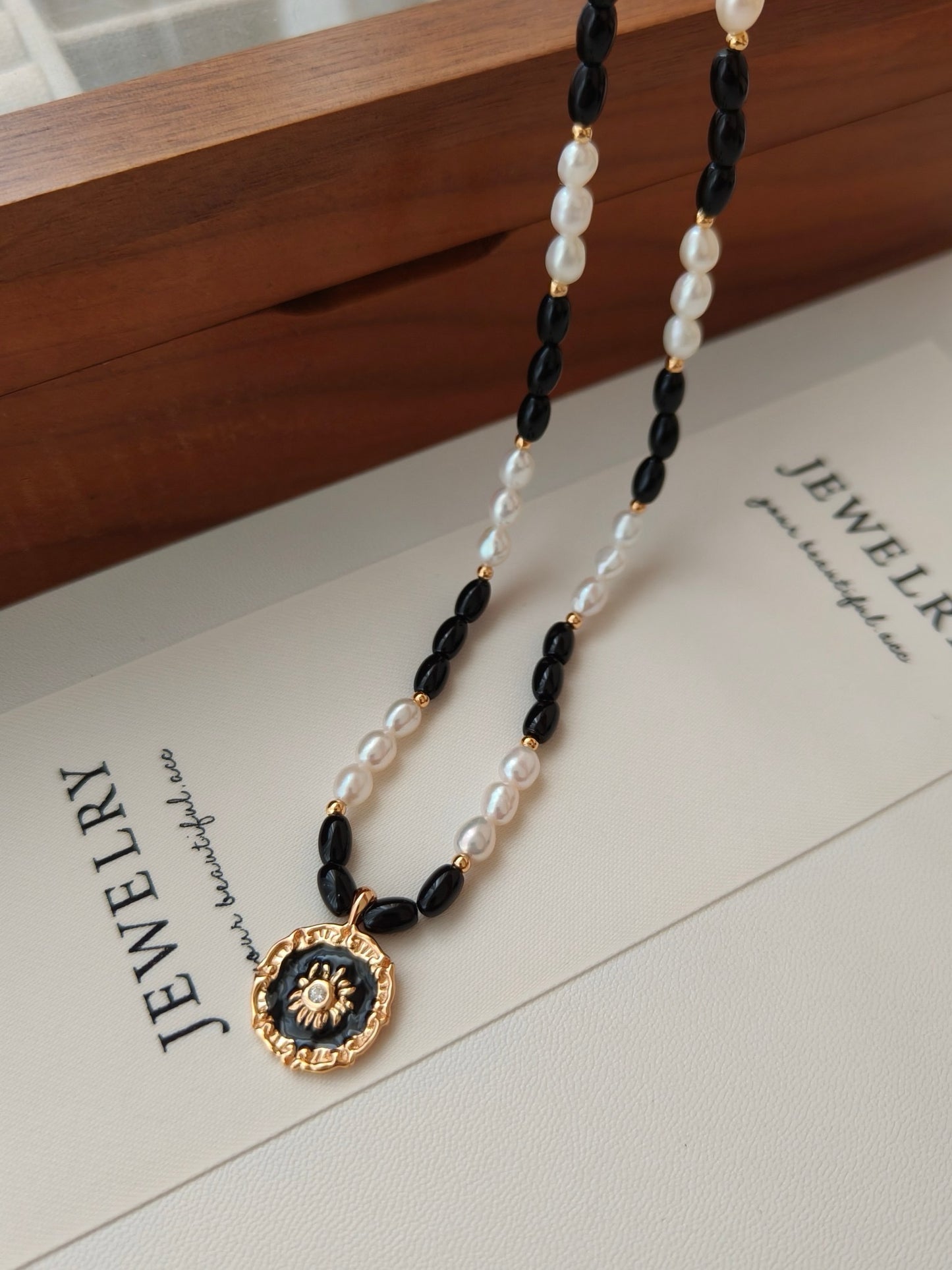 Natural Pearl Onyx Pendant Necklace