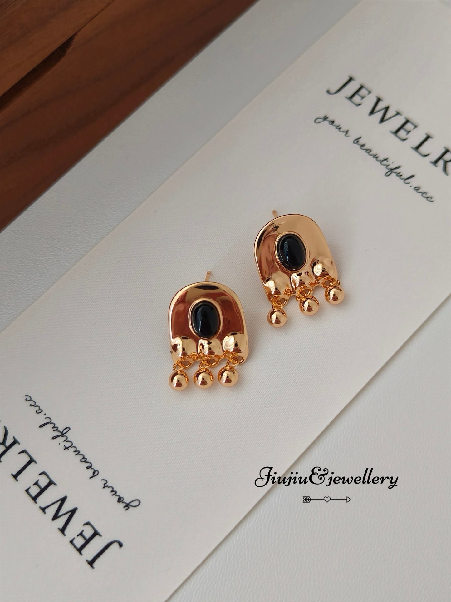 Small Wind Chime Agate Earrings
