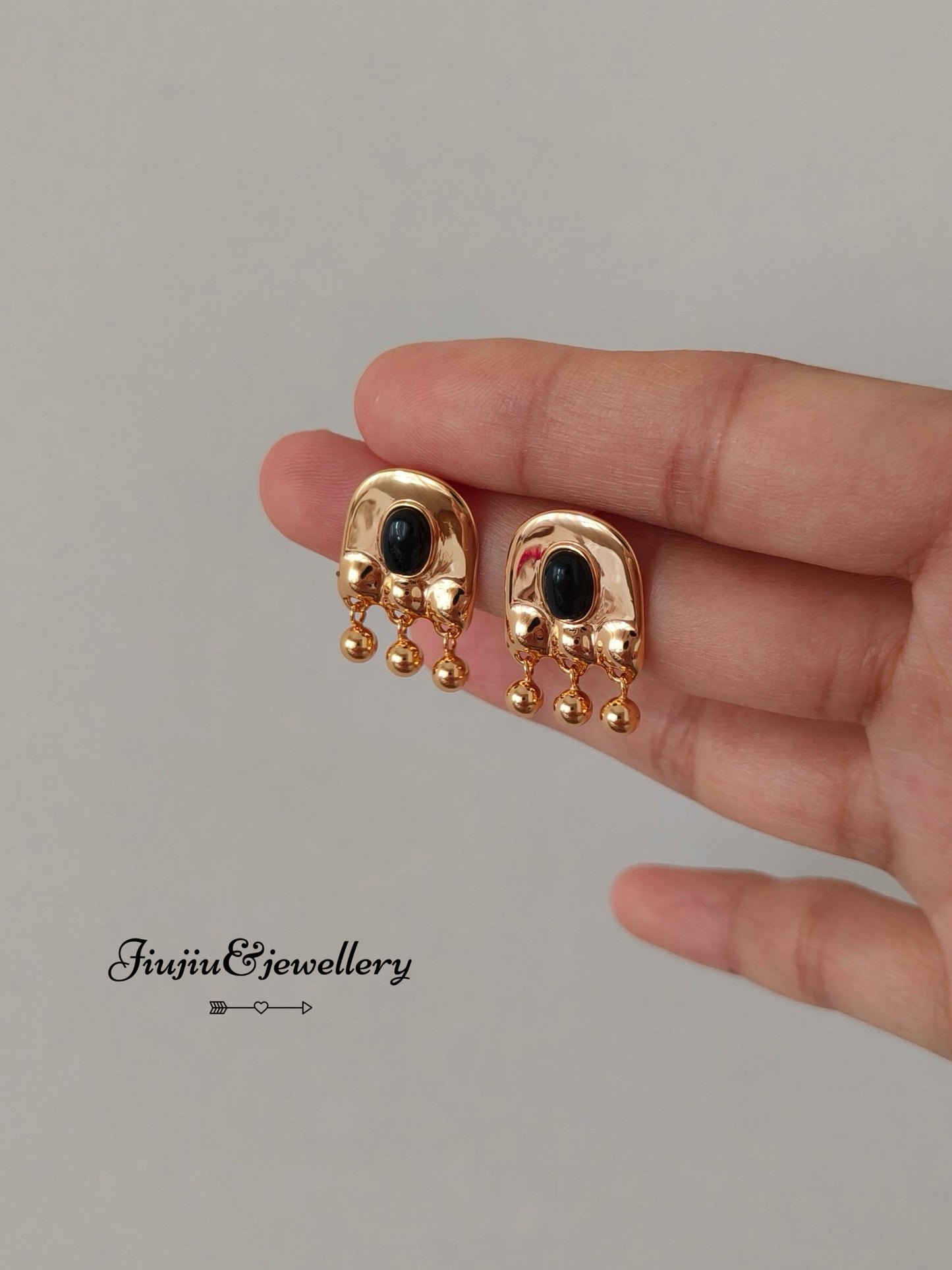 Small Wind Chime Agate Earrings