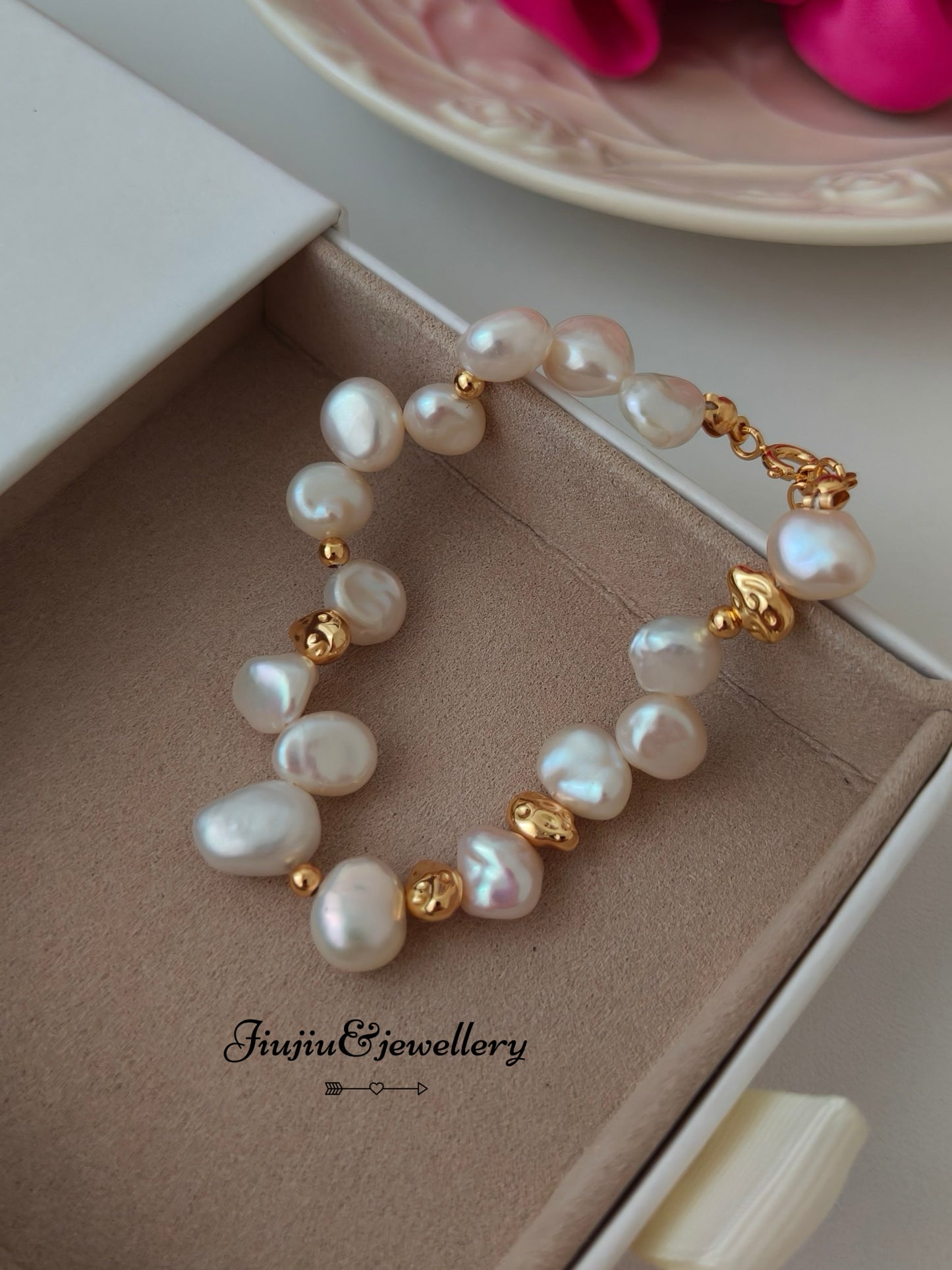 Shaped Freshwater Pearl Bracelet