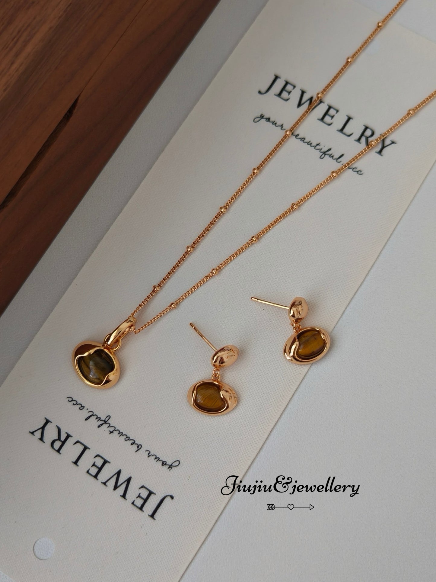 Eggshell Collection Tiger Eye Necklace