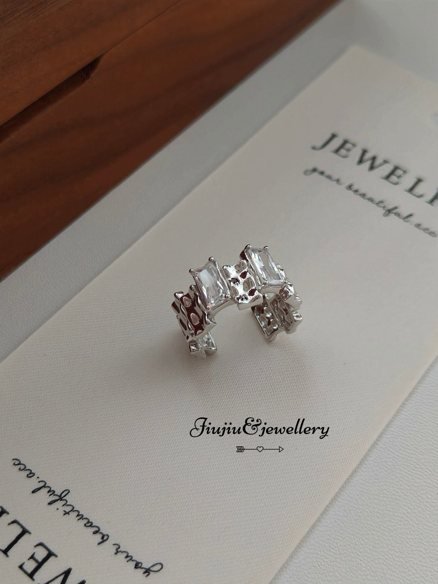 Skeleton White Gold Split Ring