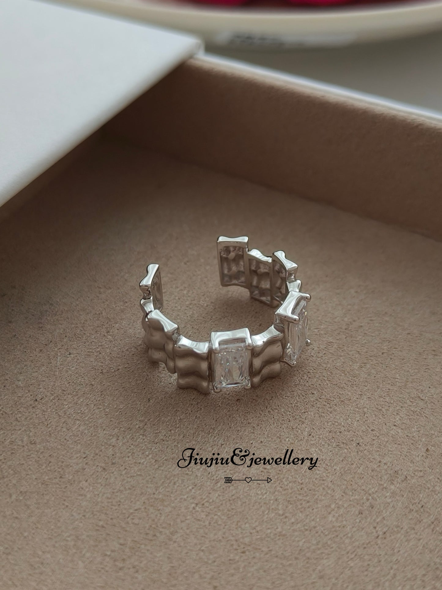 Skeleton White Gold Split Ring