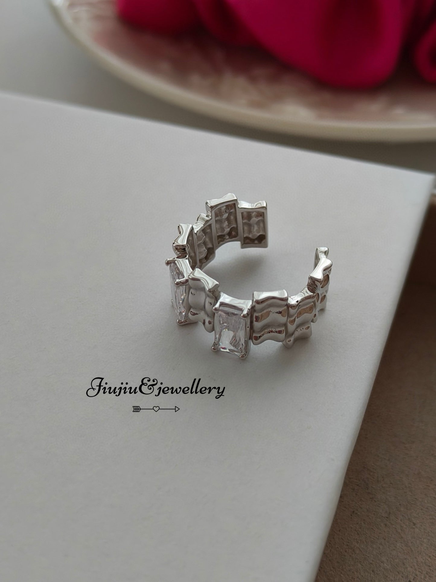 Skeleton White Gold Split Ring