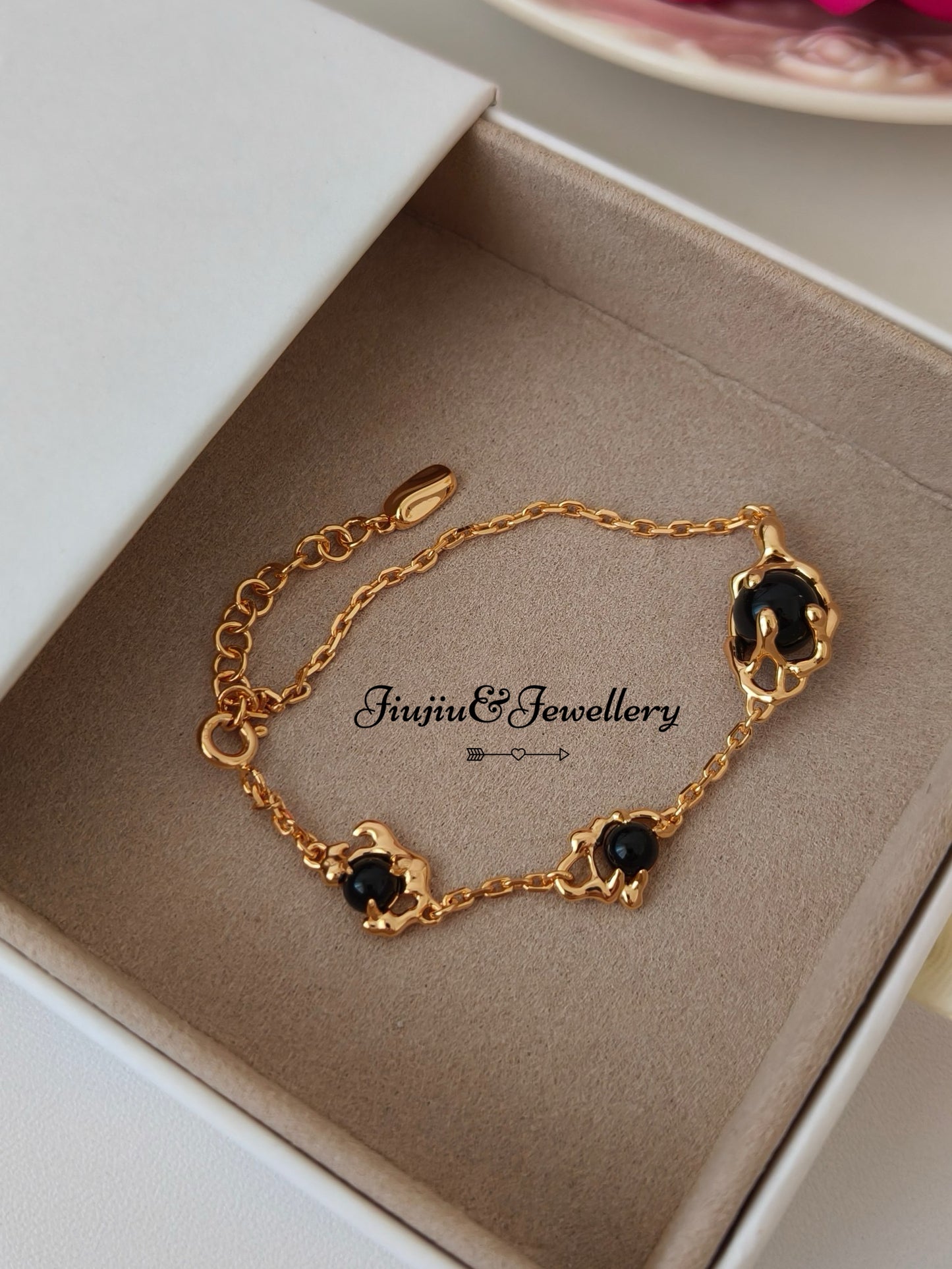 18K Gold Onyx Bracelet