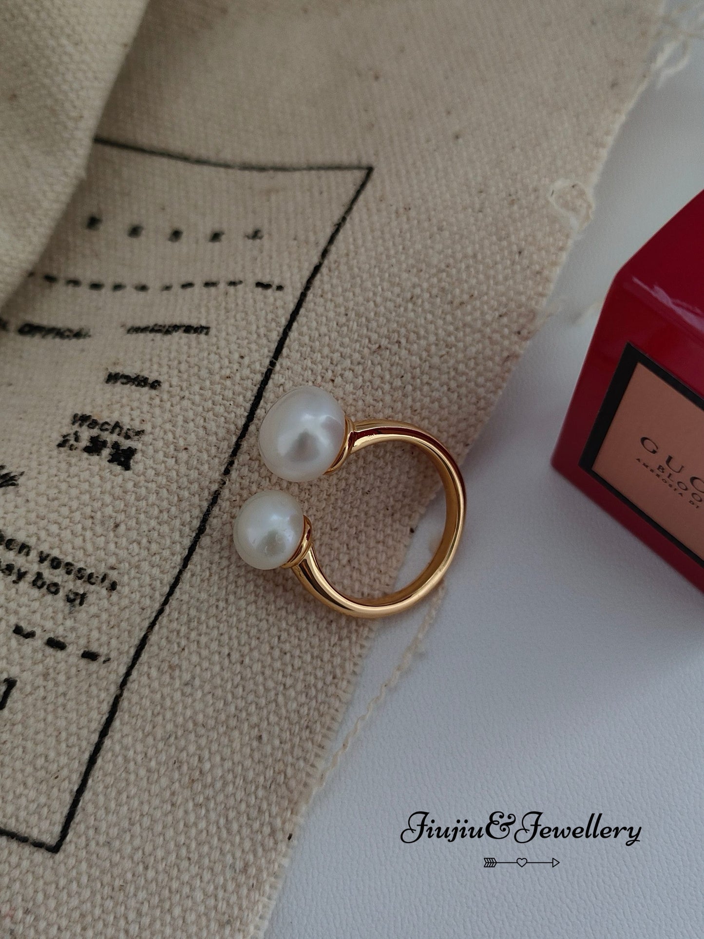 Simple Pearl Ring