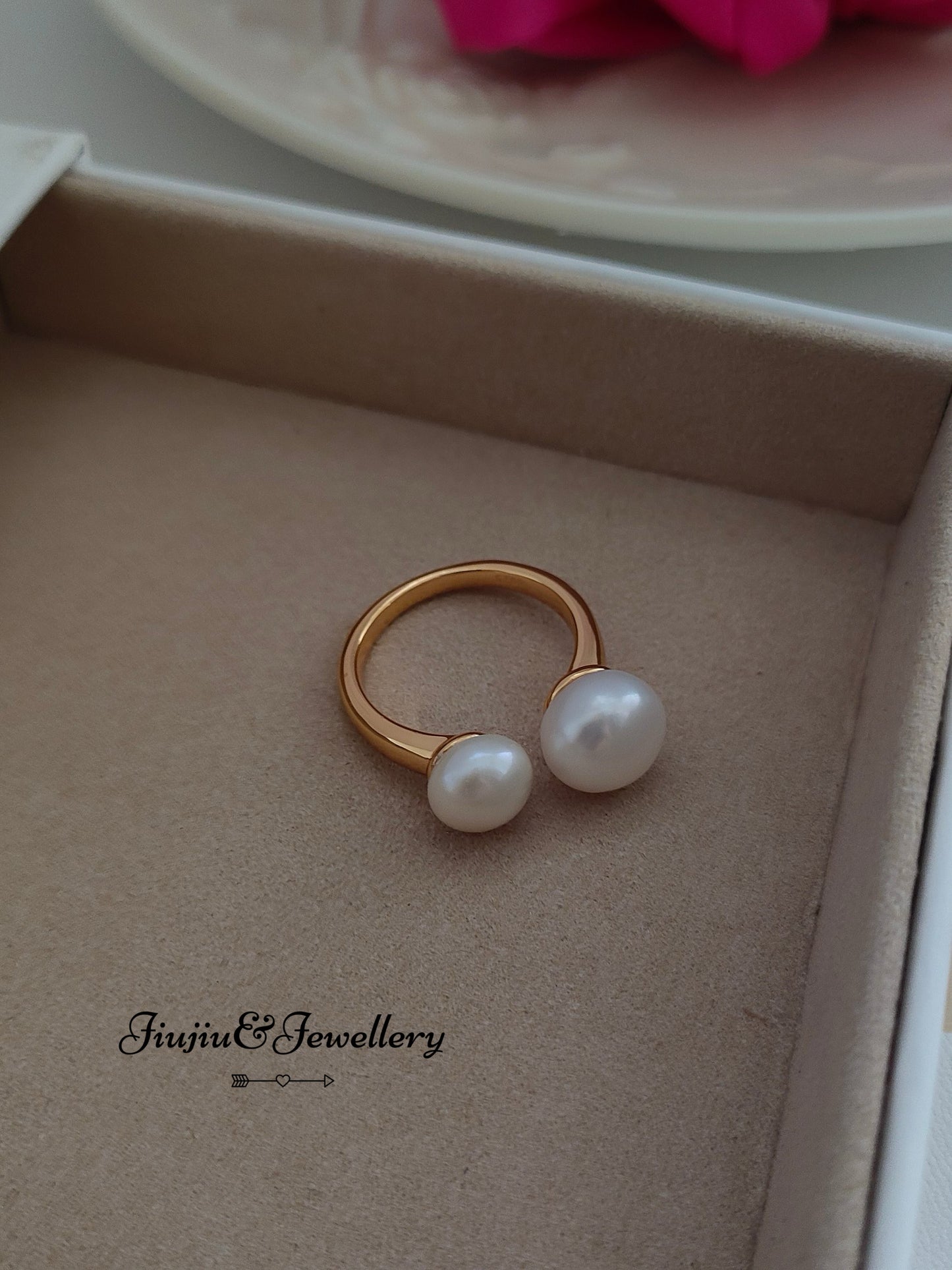 Simple Pearl Ring