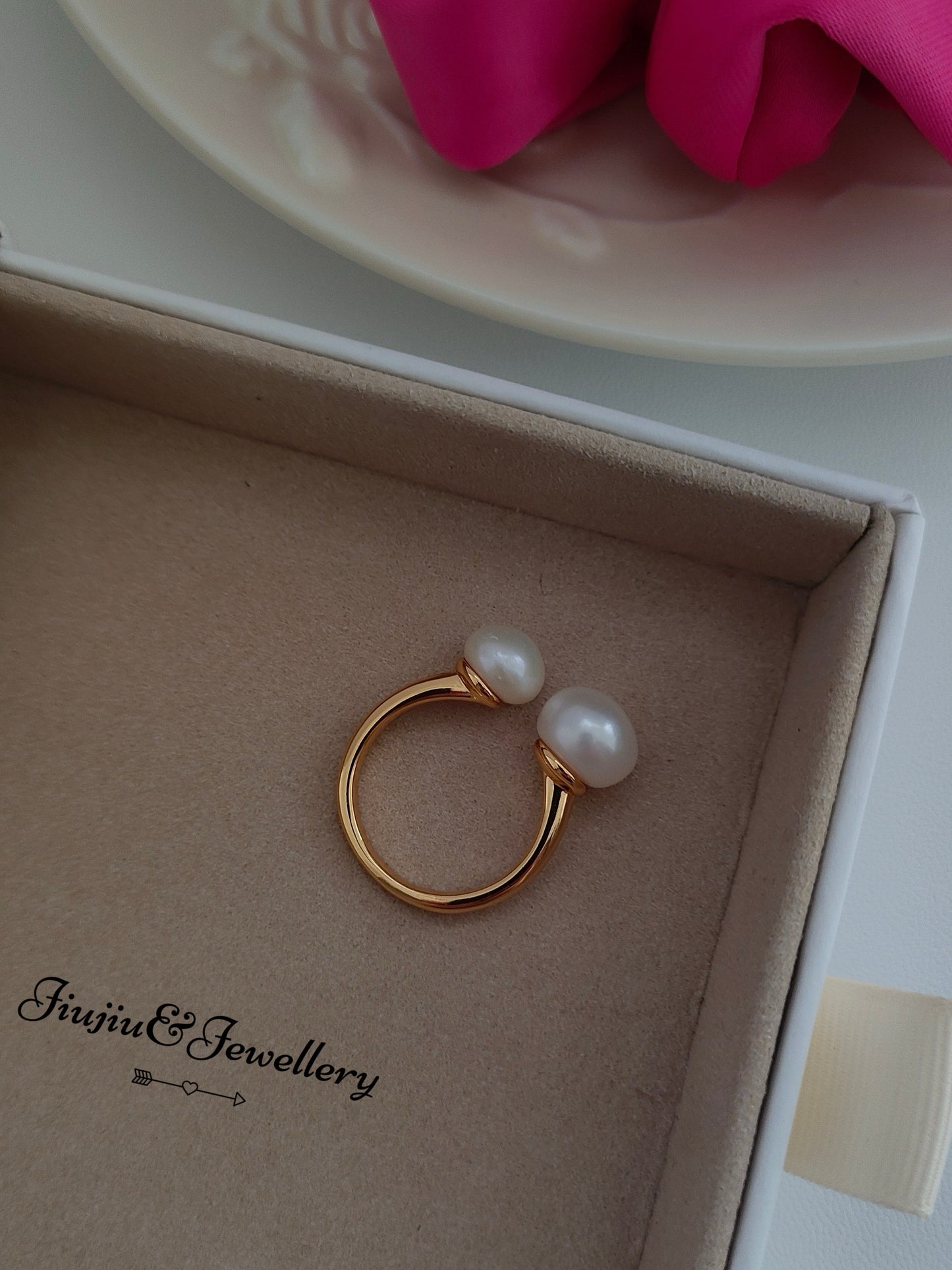 Simple Pearl Ring
