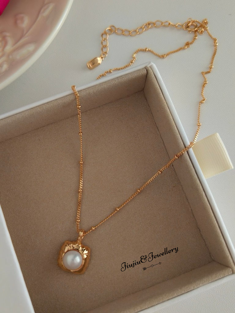 Square Sugar Pearl Necklace